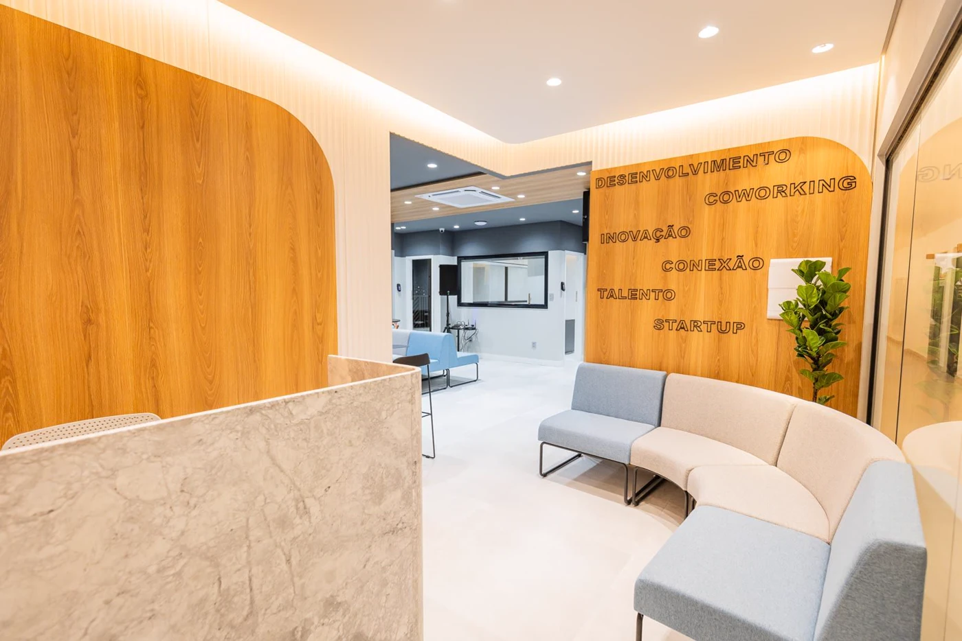 Lounge do coworking da unidade Coroa do Meio